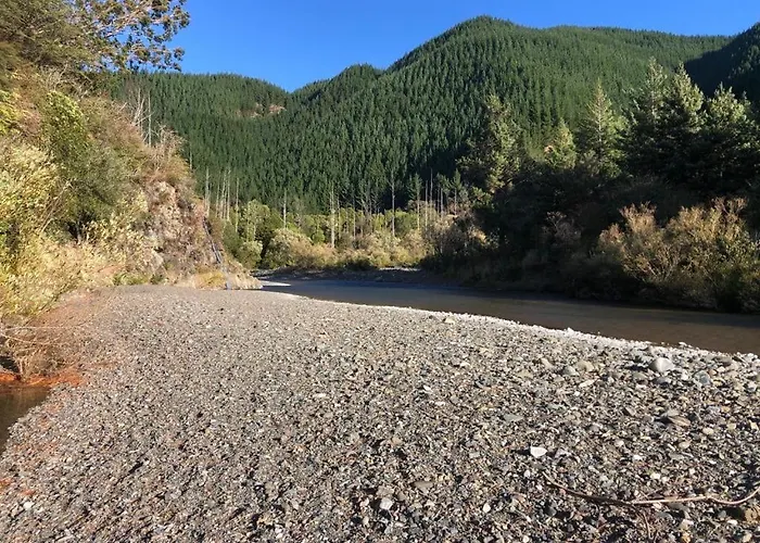 Cheap hotel: The River Shack